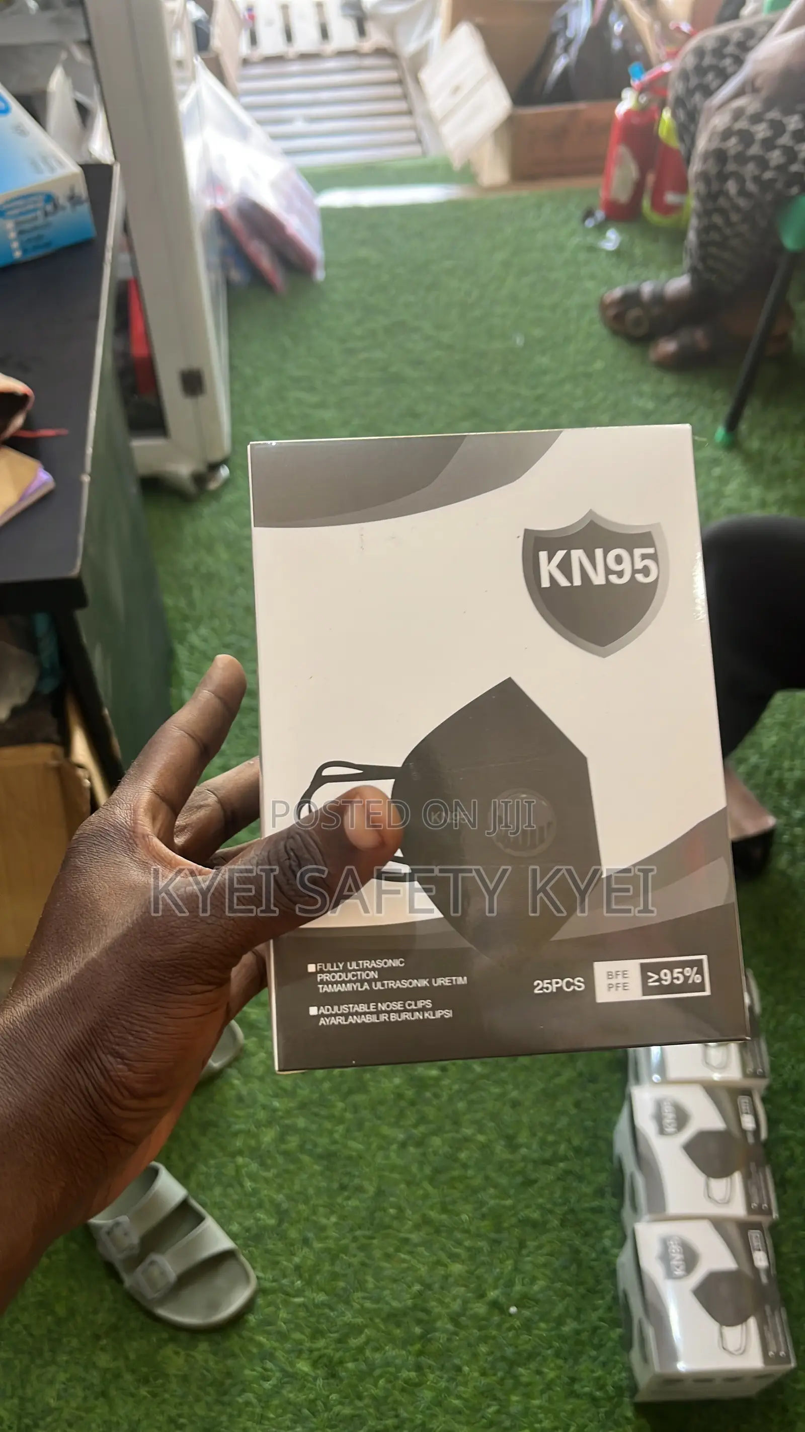 Black Kn95 Nose Mask (With Valve)