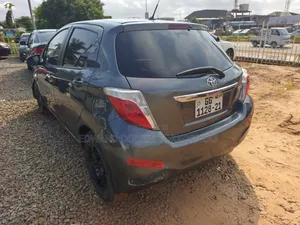 Toyota Yaris 2012 Gray
