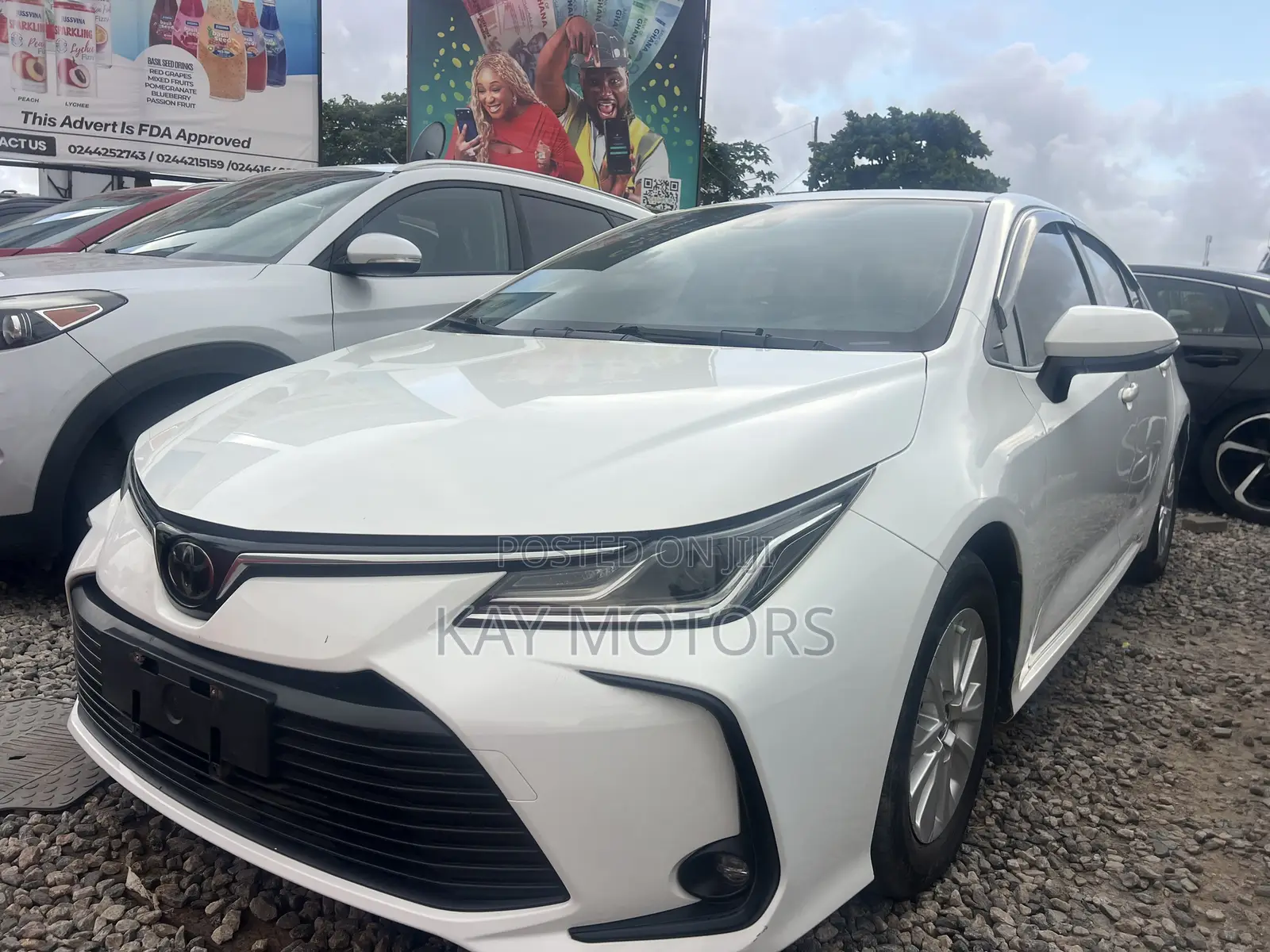 Toyota Corolla LE 2020 White