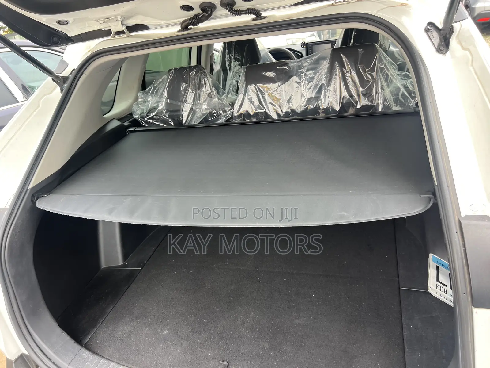 Toyota RAV4 XLE 2022 White