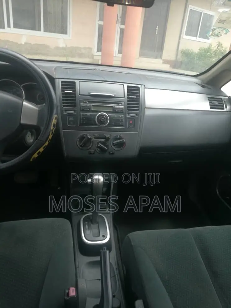 Nissan Versa 2009 White