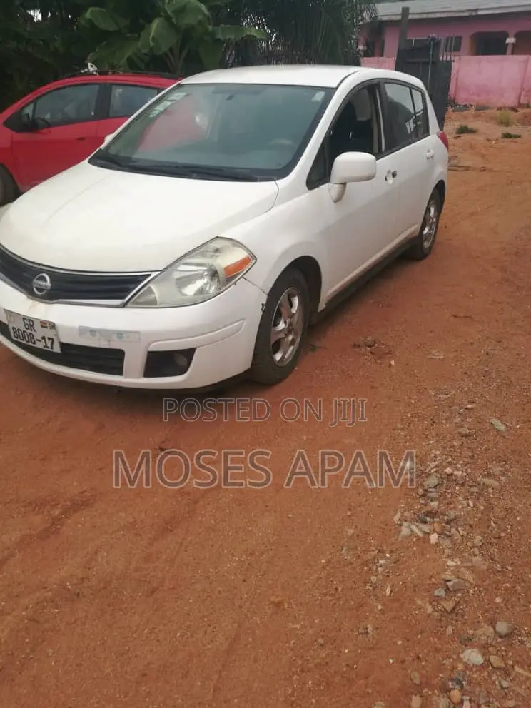 Nissan Versa 2009 White