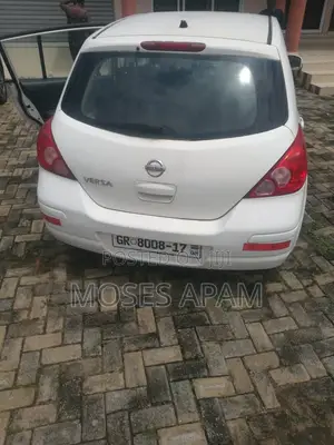 Nissan Versa 2009 White