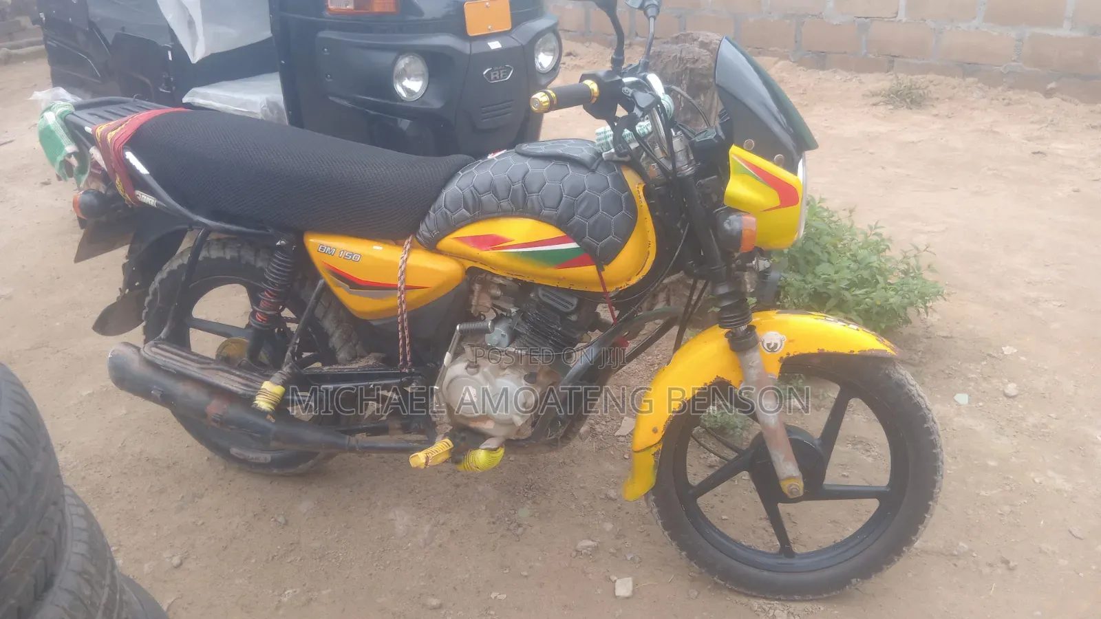 Bajaj Boxer 2024 Yellow
