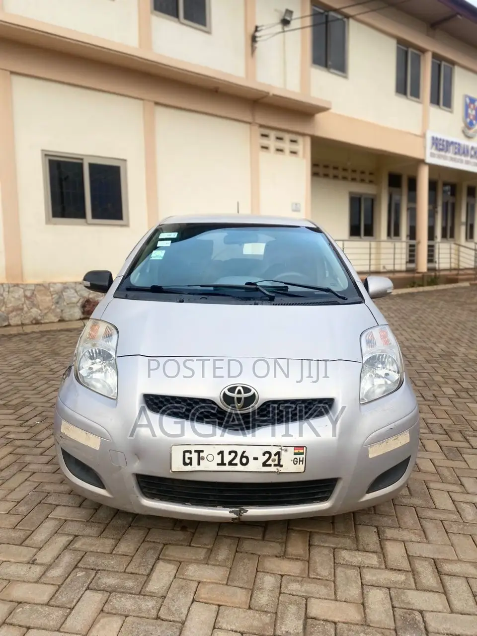 Toyota Vitz 1.3 AWD 3dr 2010 Silver