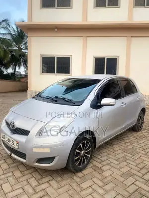 Toyota Vitz 1.3 AWD 3dr 2010 Silver