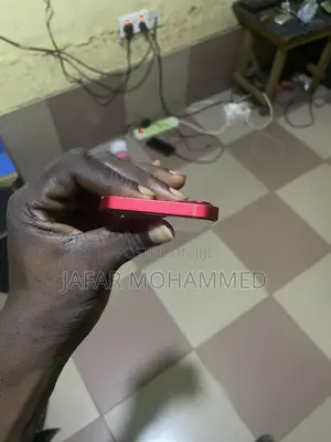 Apple iPhone 13 128 GB Red