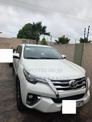 Toyota Fortuner 2.4 D AWD 2017 White