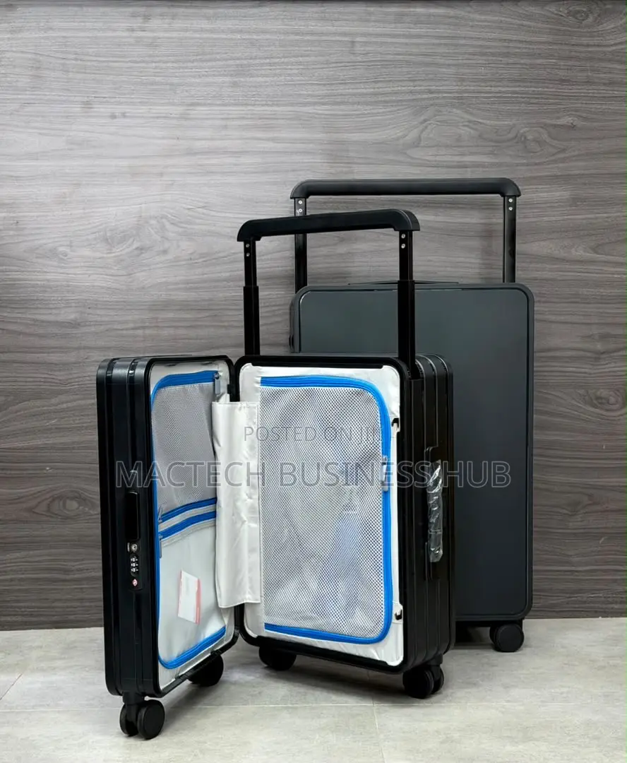 Modern Hard‐Shell Suitcase Set (20′′ + 24′′)