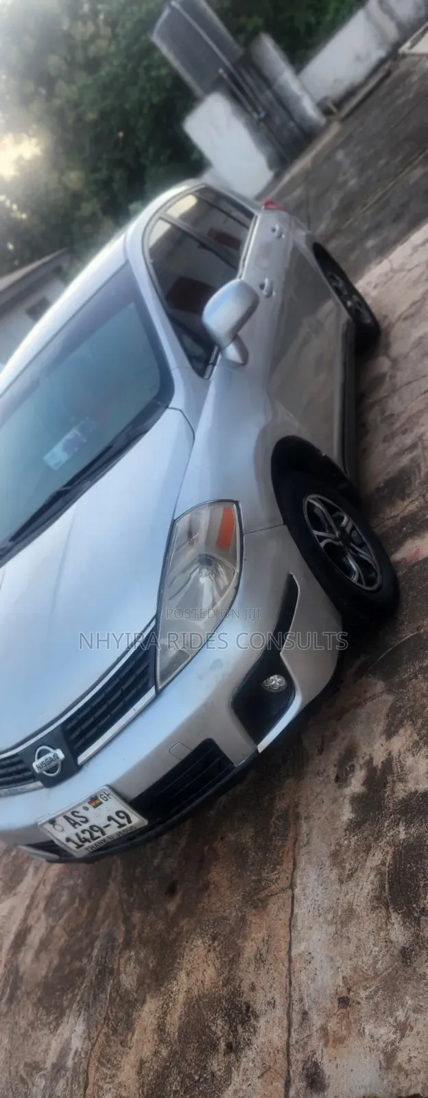 Nissan Versa 2007 Silver