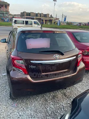 Toyota Vitz 1.3 FWD 5dr 2015 Brown