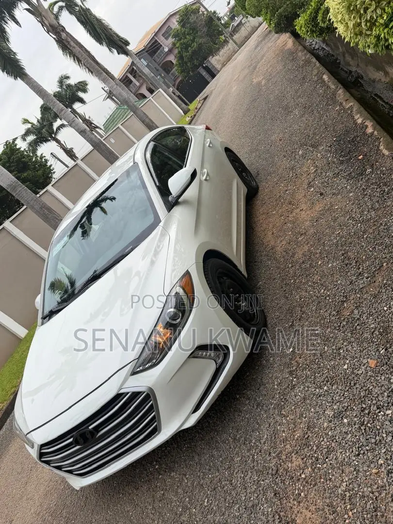 Hyundai Elantra 2017 White