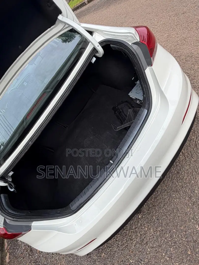 Hyundai Elantra 2017 White