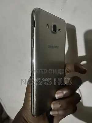 Samsung Galaxy J7 Neo 16 GB Gold