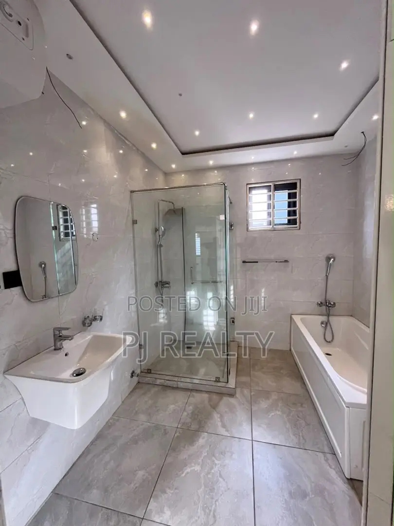 4bdrm House in East Legon for rent