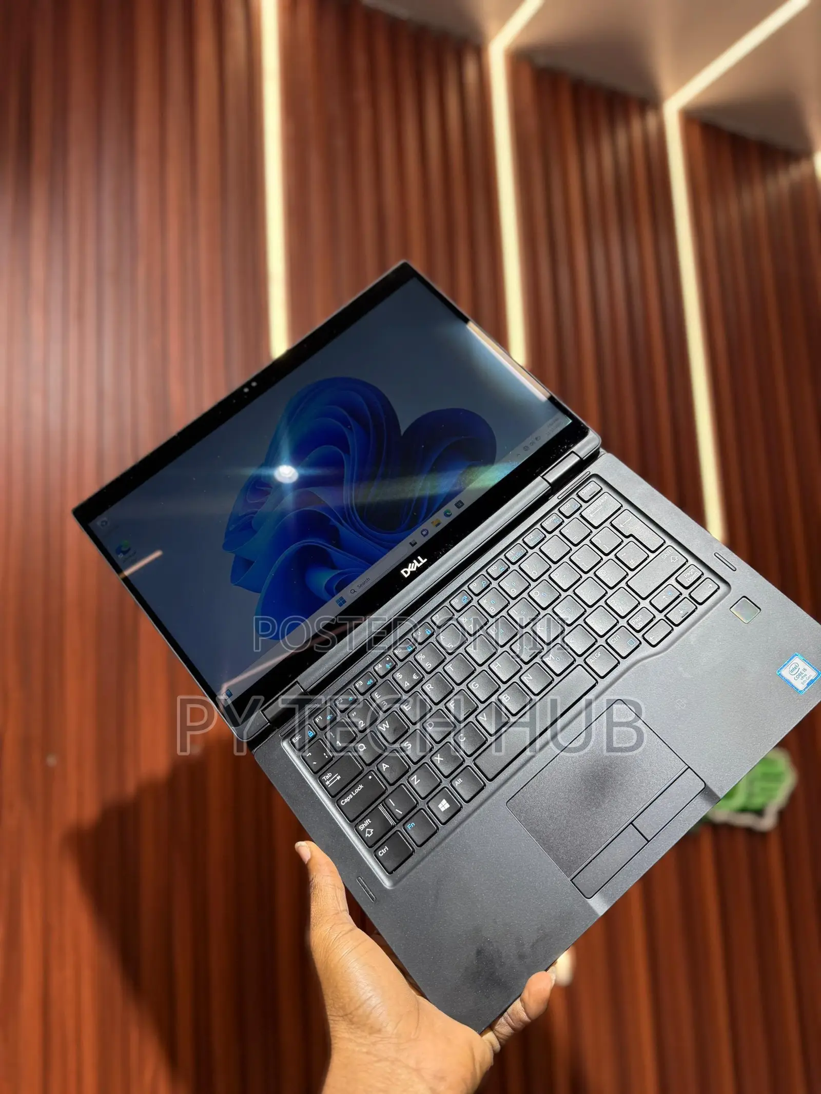 New Laptop Dell Latitude 7390 2-in-1 8GB Intel Core i5 SSD 256GB