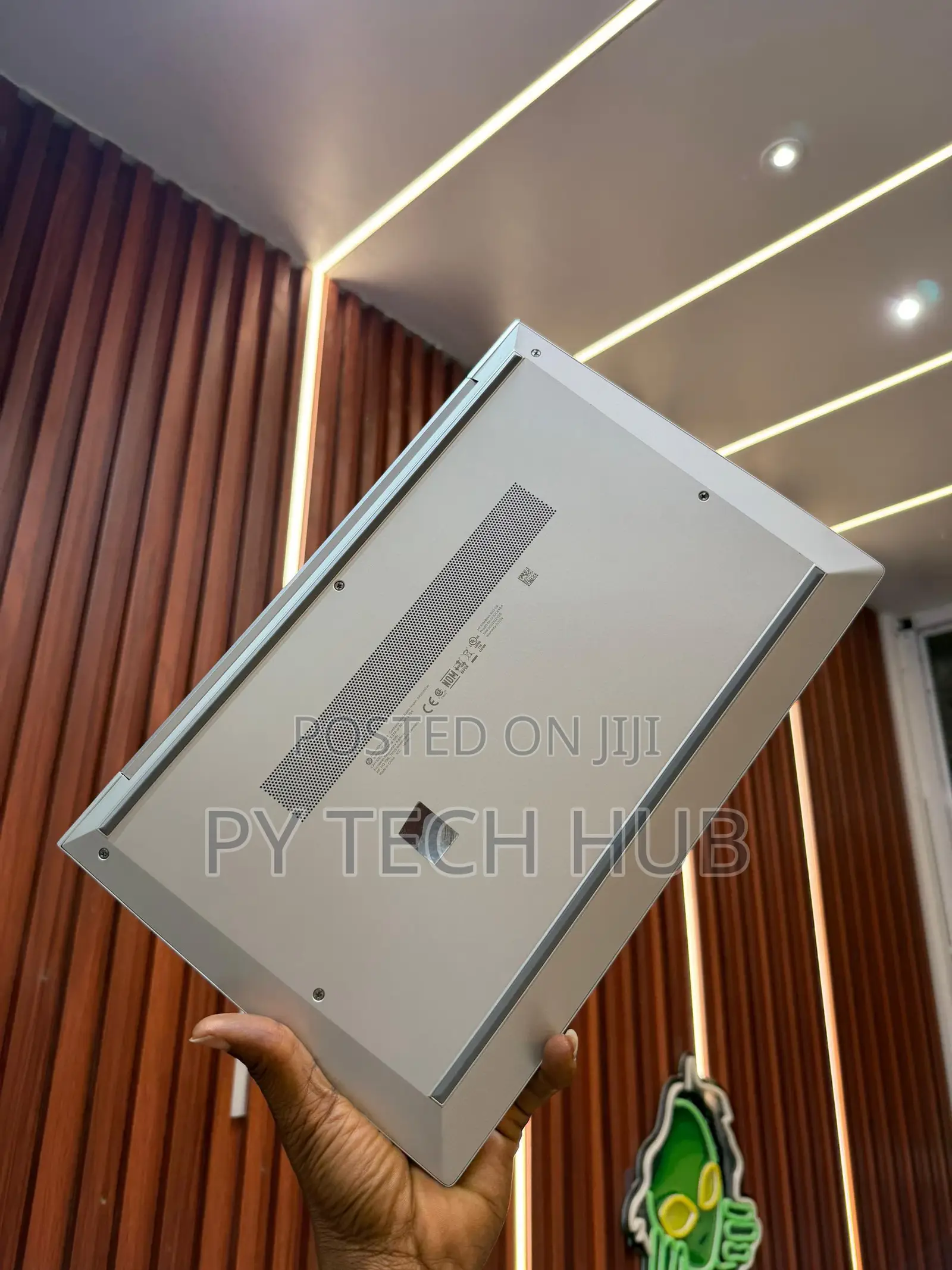 New Laptop HP EliteBook 840 G8 16GB Intel Core i7 SSD 256GB