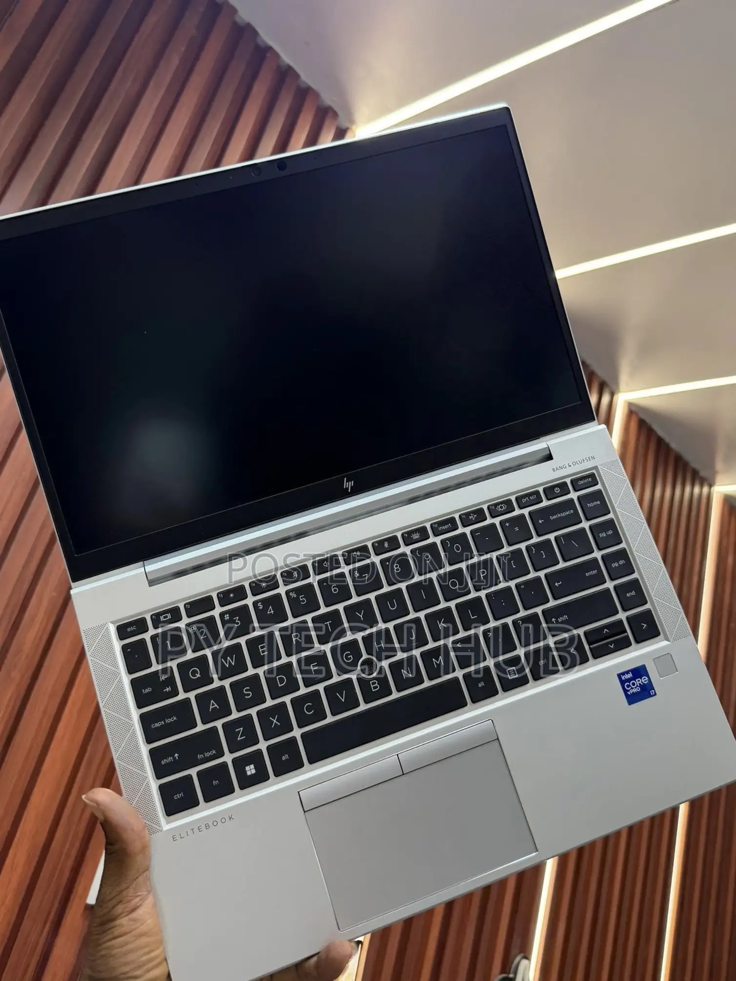 New Laptop HP EliteBook 840 G8 16GB Intel Core i7 SSD 256GB