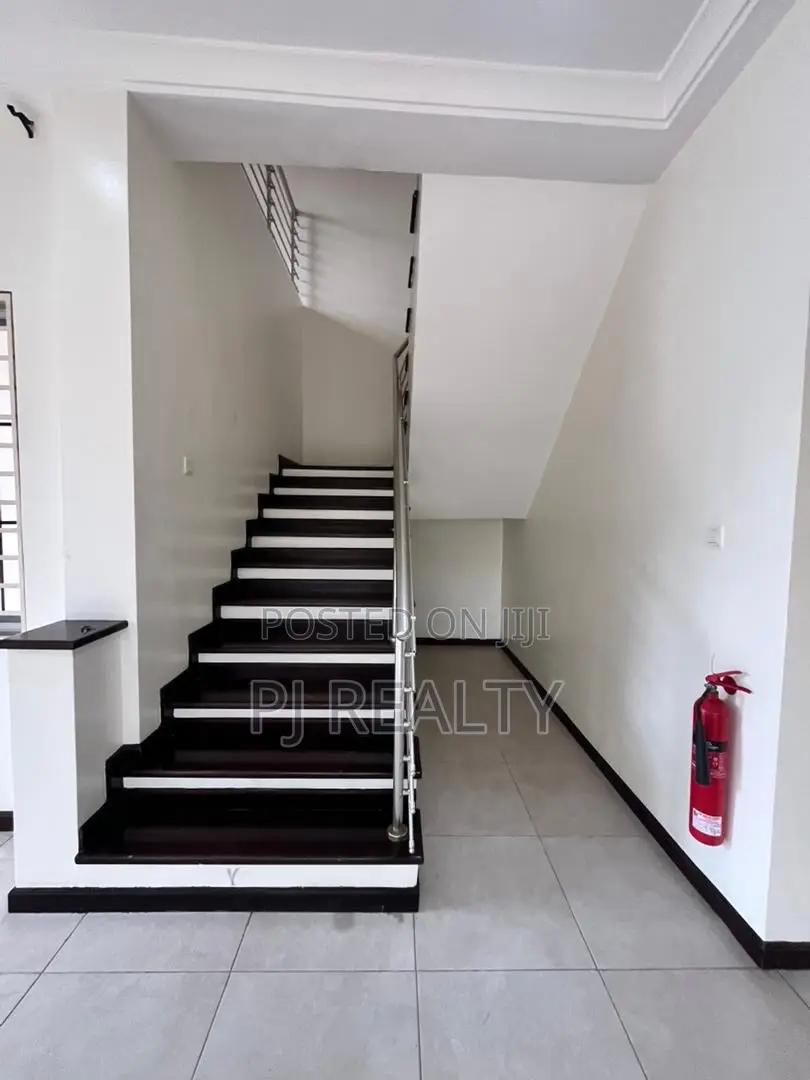4bdrm House in East Legon for rent