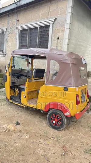 Bajaj RE 2022 Yellow