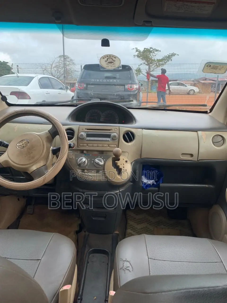 Toyota Sienta 2012 Silver