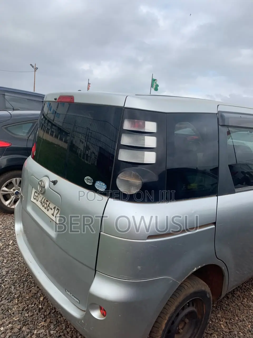 Toyota Sienta 2012 Silver