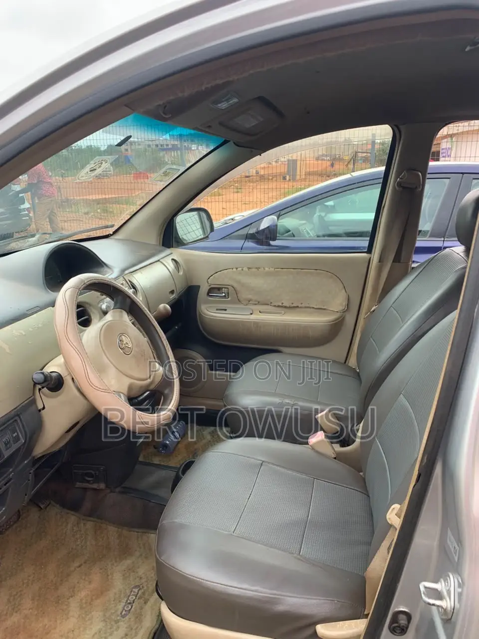Toyota Sienta 2012 Silver