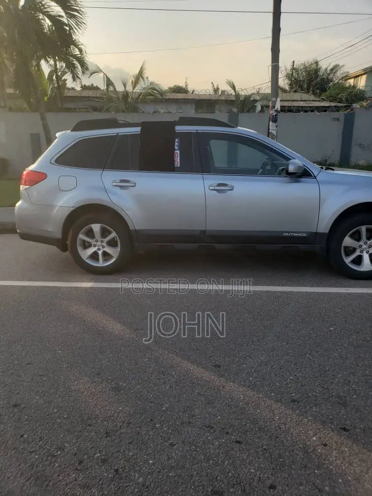 Subaru Outback 2.5i Limited 4dr Wagon AWD (2.5L 4cyl CVT) 2014 Gray