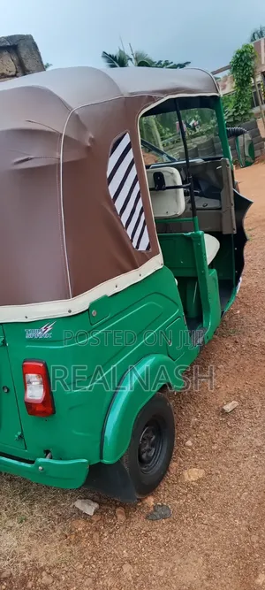 Bajaj RE 2025 Green