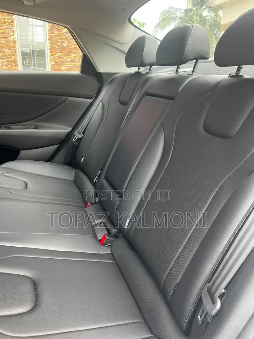 New Hyundai Elantra 2024 White