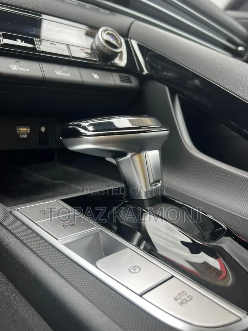 New Hyundai Elantra 2024 White