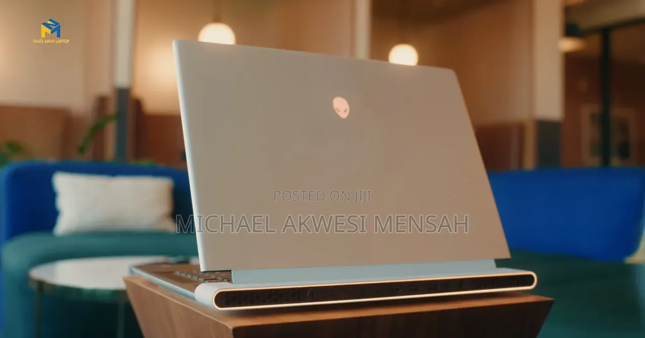New Laptop Dell Allienware M18 R1 32GB Intel Core Ultra 9 SSD 1T
