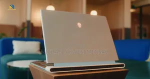 New Laptop Dell Allienware M18 R1 32GB Intel Core Ultra 9 SSD 1T