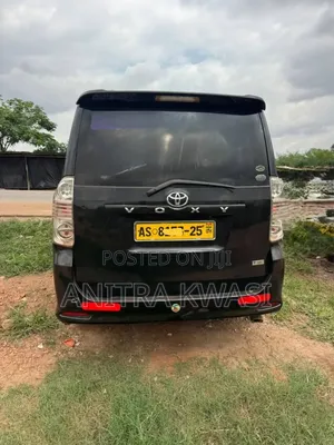 Toyota Voxy 2012 Black