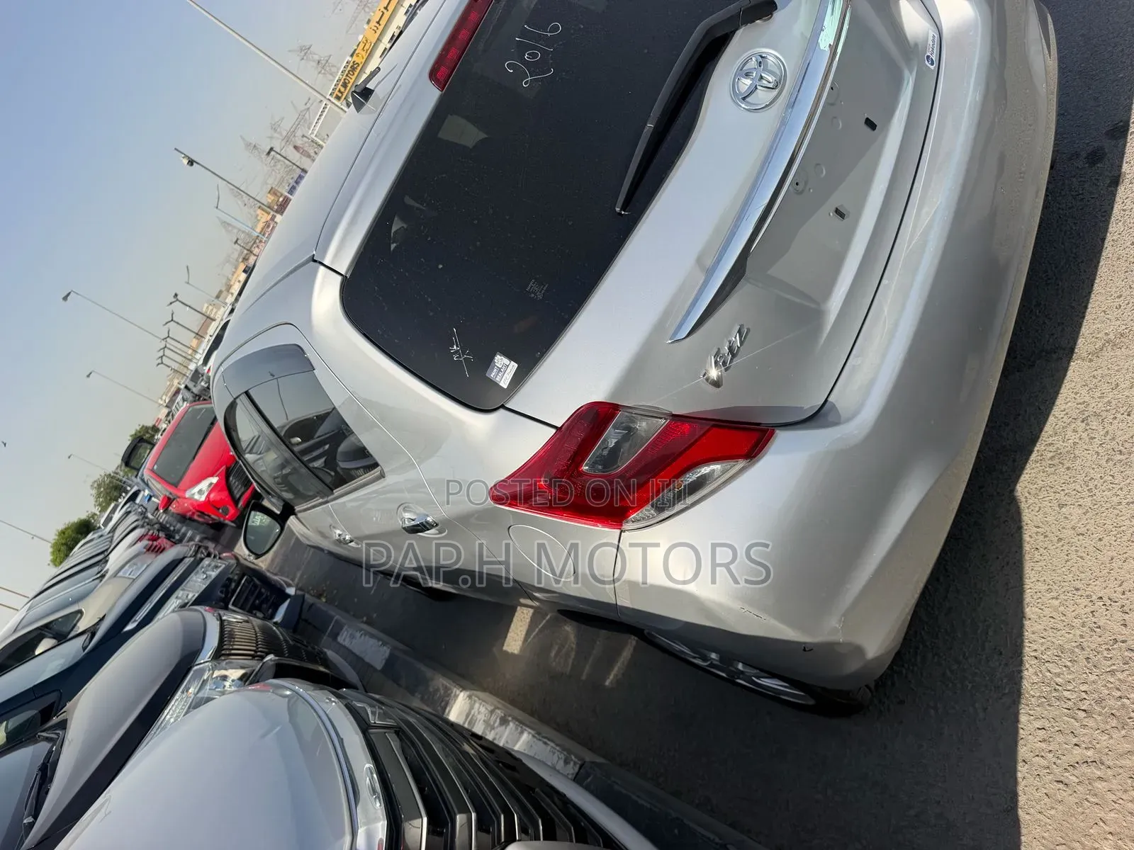 Toyota Vitz 2015 Silver
