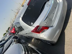 Toyota Vitz 2015 Silver