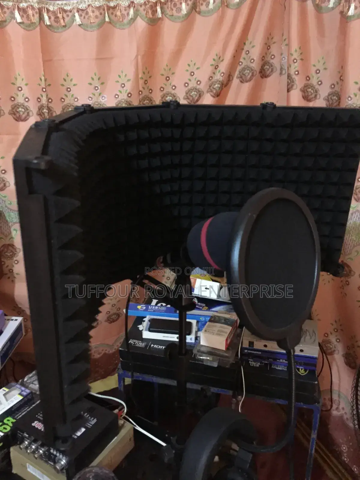 Acoustic Vocal Booth With Condenser Mic Pop Filter