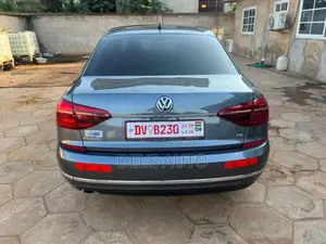 Volkswagen Passat 2017 Silver