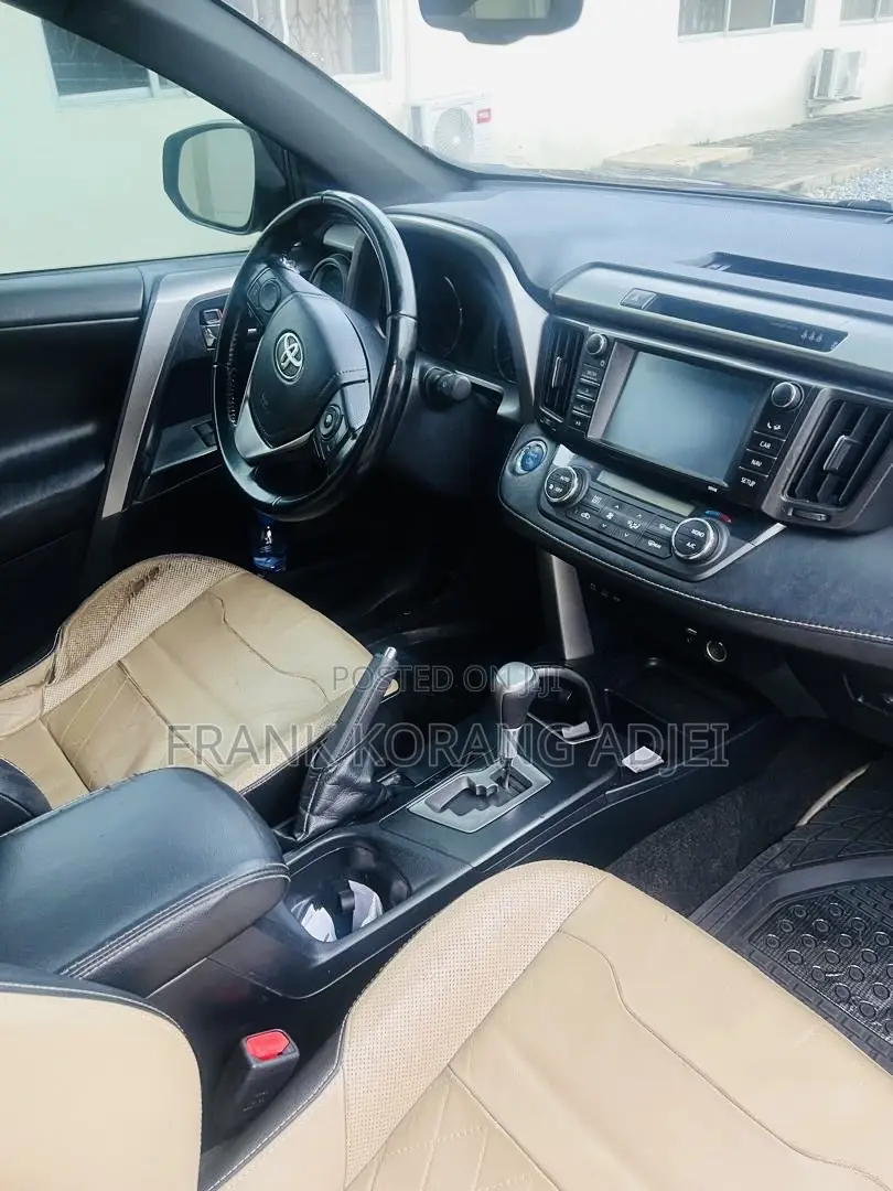 Toyota RAV4 XLE AWD (2.5L 4cyl 6A) 2017