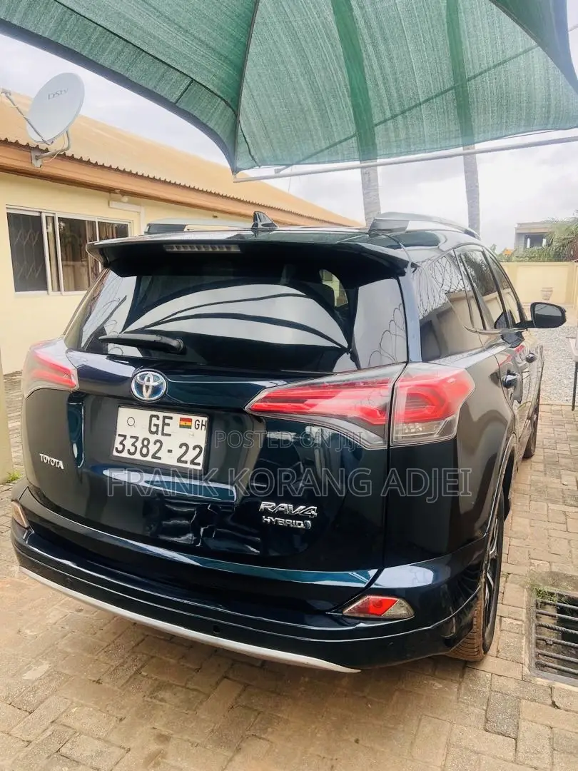 Toyota RAV4 XLE AWD (2.5L 4cyl 6A) 2017
