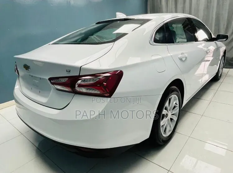 Chevrolet Malibu 2022 White
