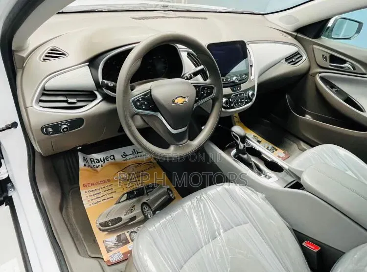 Chevrolet Malibu 2022 White