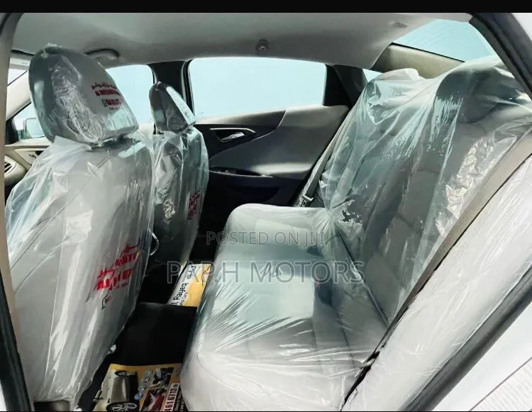 Chevrolet Malibu 2022 White