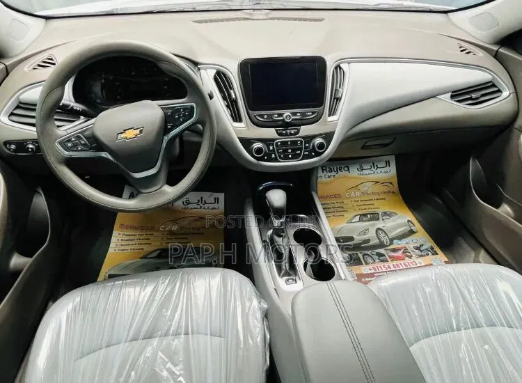 Chevrolet Malibu 2022 White