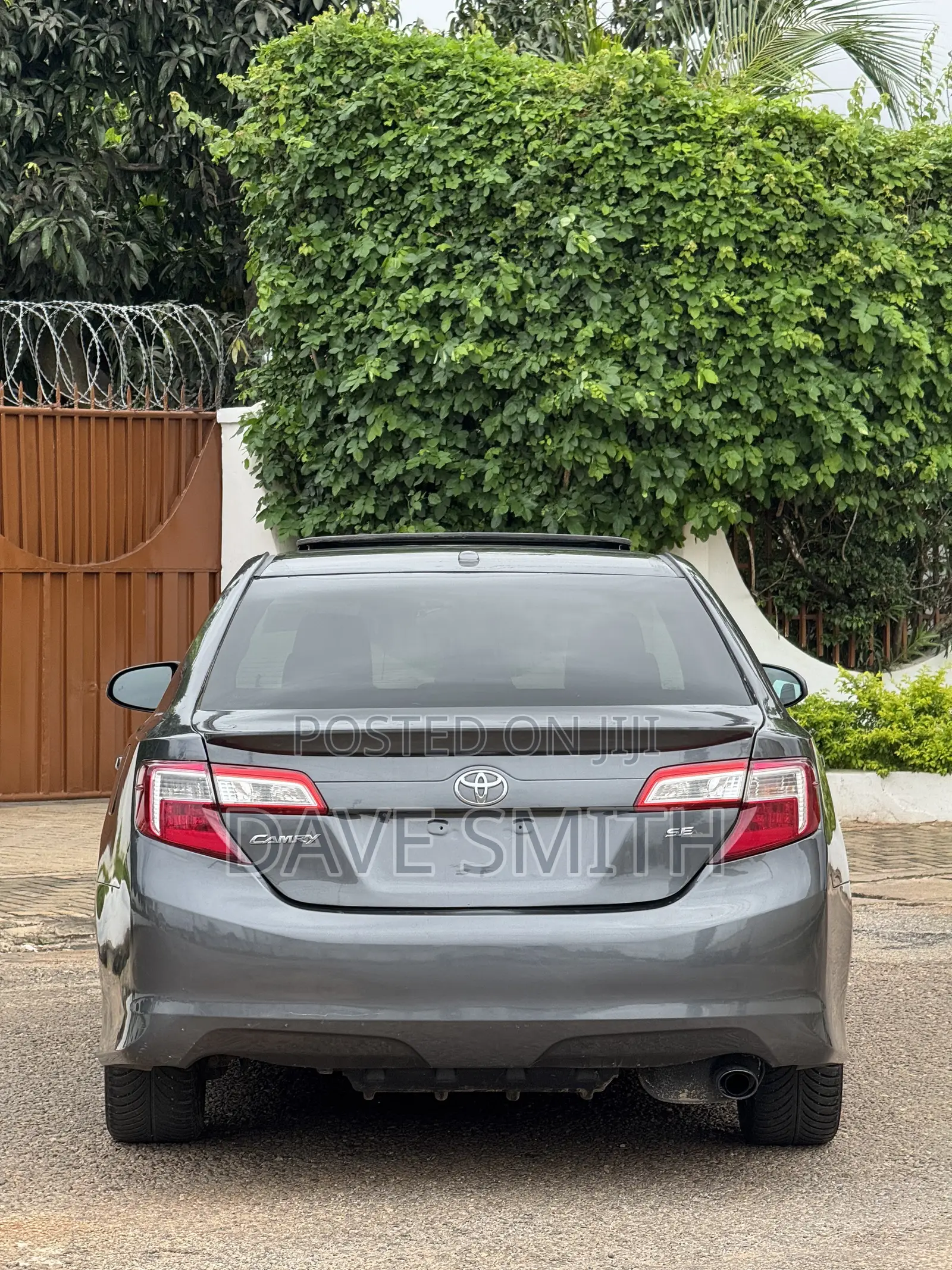 Toyota Camry SE 4dr Sedan (2.5L 4cyl 6A) 2014 Gray