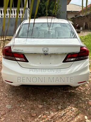 Honda Civic LX 4dr Sedan (1.8L 4cyl CVT) 2015 White