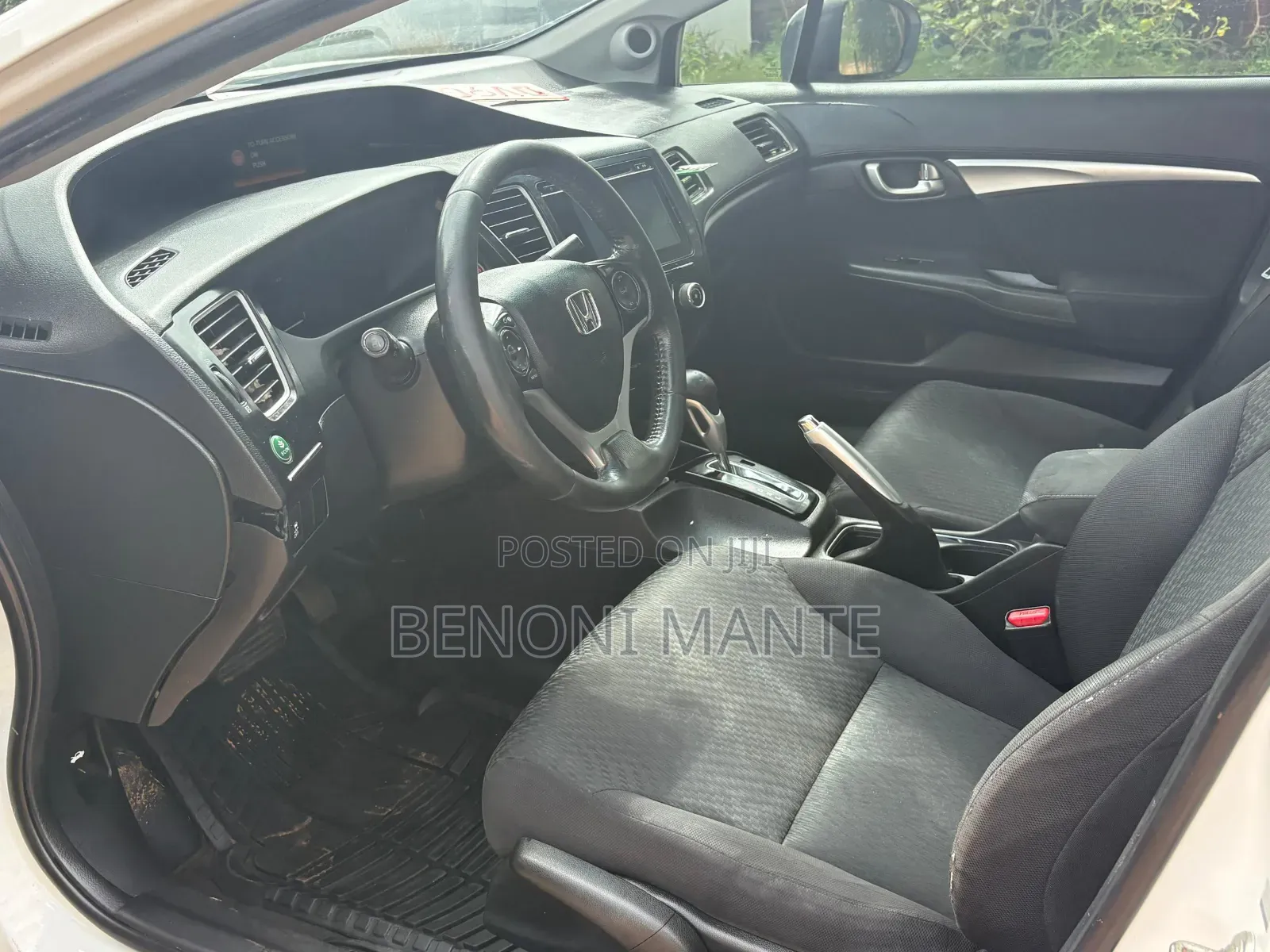 Honda Civic LX 4dr Sedan (1.8L 4cyl CVT) 2015 White