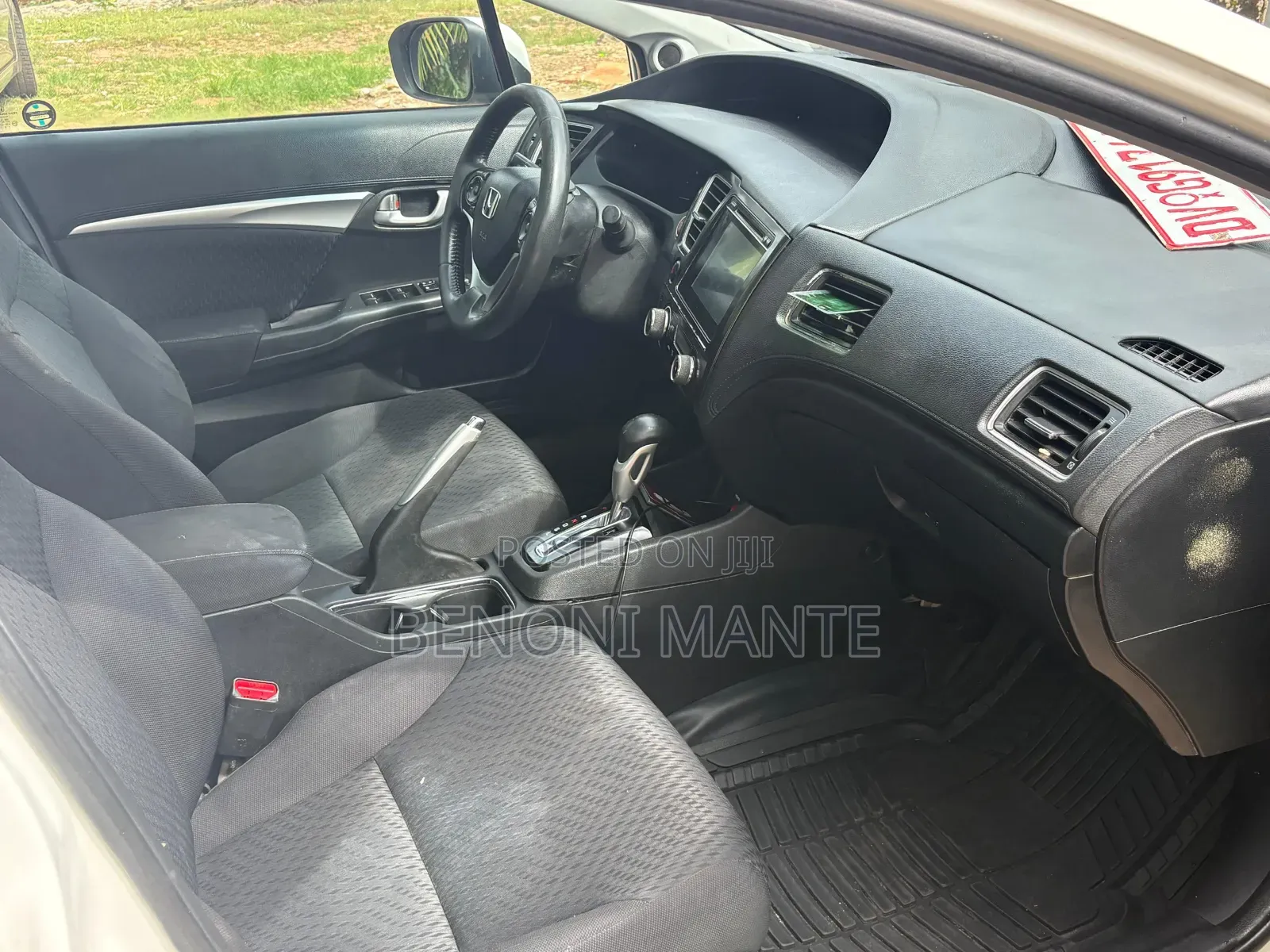 Honda Civic LX 4dr Sedan (1.8L 4cyl CVT) 2015 White