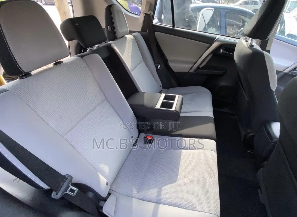 Toyota RAV4 XLE 4dr SUV AWD (2.5L 4cyl 6A) 2018 Black