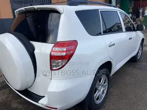 Toyota RAV4 2.5 Limited 4x4 2011 White